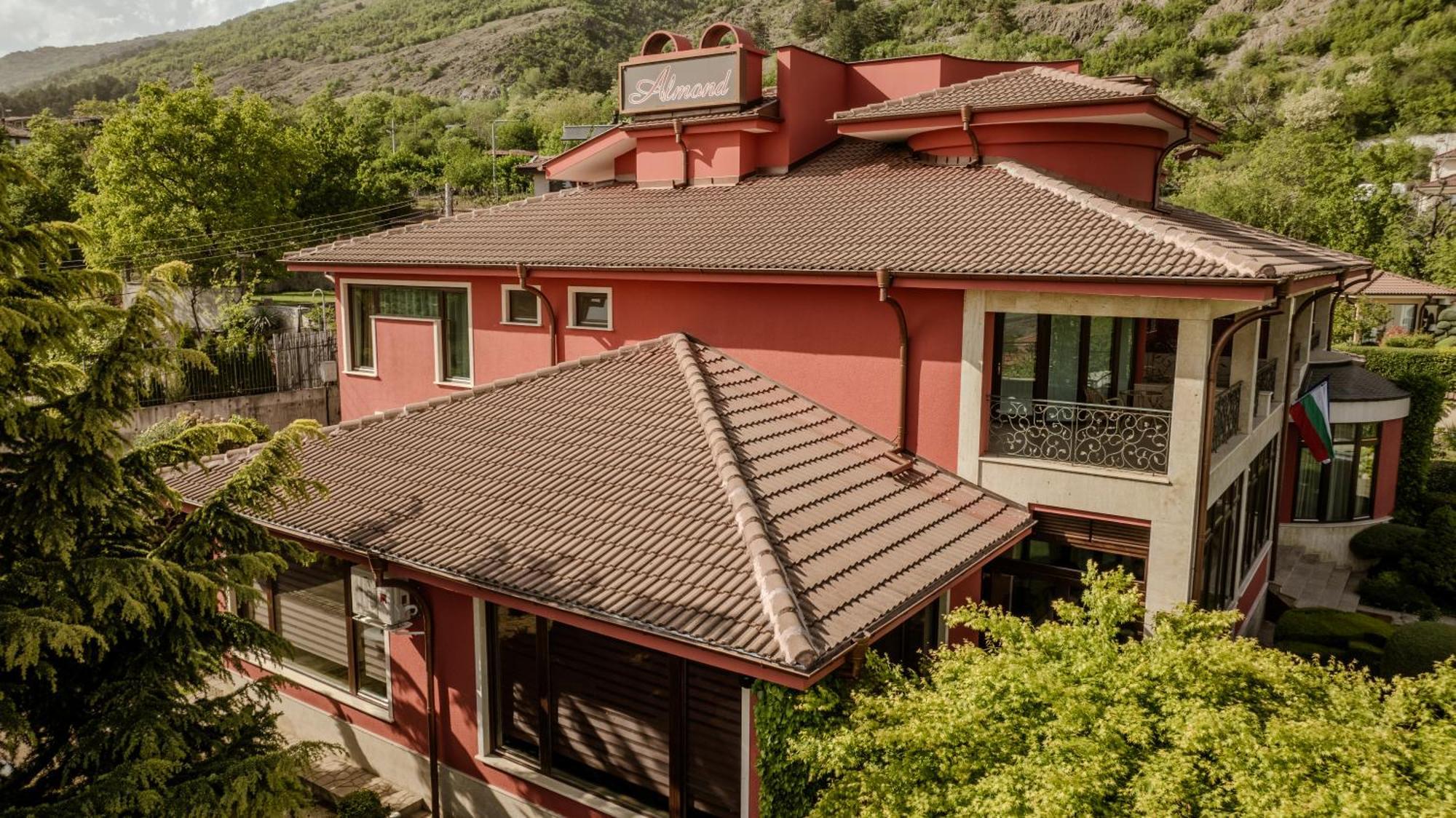 קרלובו Hotel-Restaurant Almond מראה חיצוני תמונה
