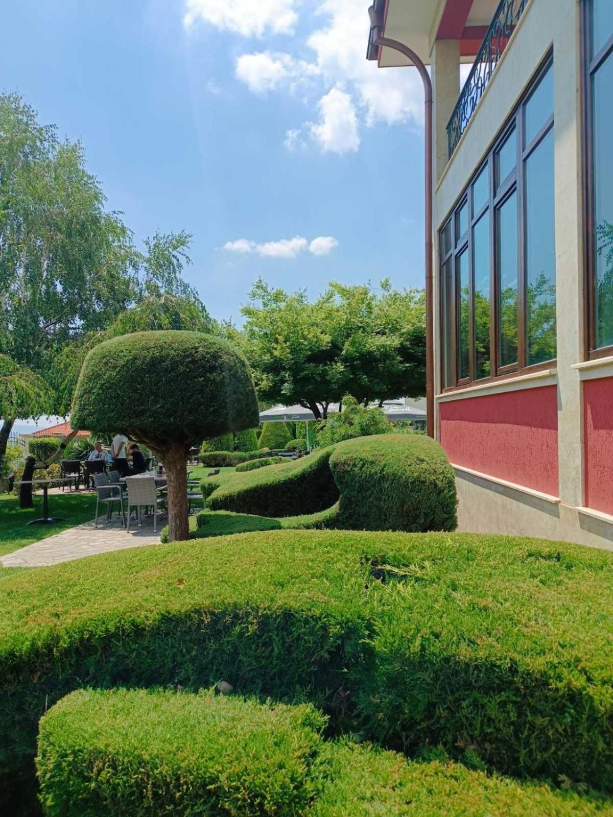 קרלובו Hotel-Restaurant Almond מראה חיצוני תמונה